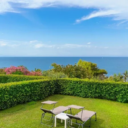 Vittoria - Waterfront House