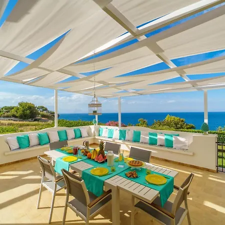 Vittoria - Waterfront House Vila