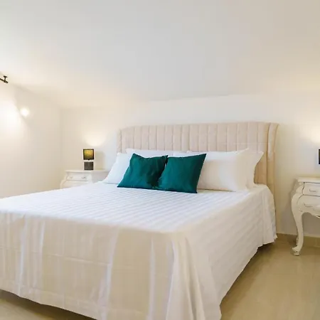 Vittoria - Waterfront House Vila Augusta
