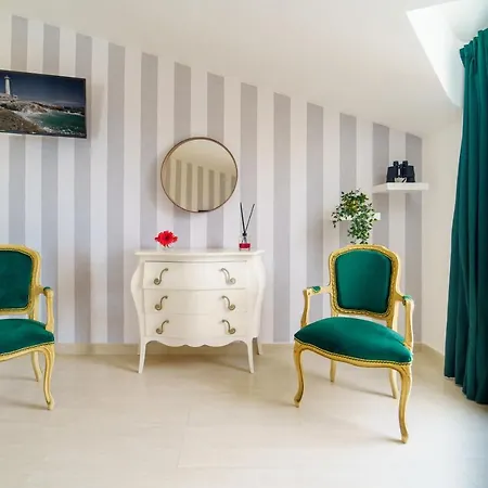 Vittoria - Waterfront House *