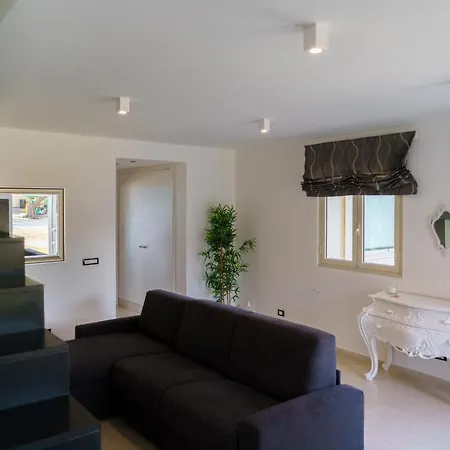 Vittoria - Waterfront House Vila *